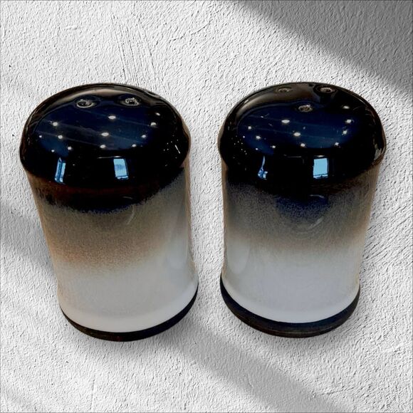 Vintage Sango Nova Black Salt and Pepper Shakers - Picture 11 of 16